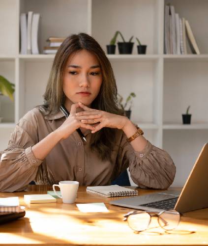businesswoman-sitting-at-her